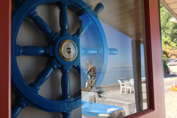 Check the weather forecast on the barometer in the antique ship's wheel at The Beach House at Tyee, or just open the front door to check current weather conditions.